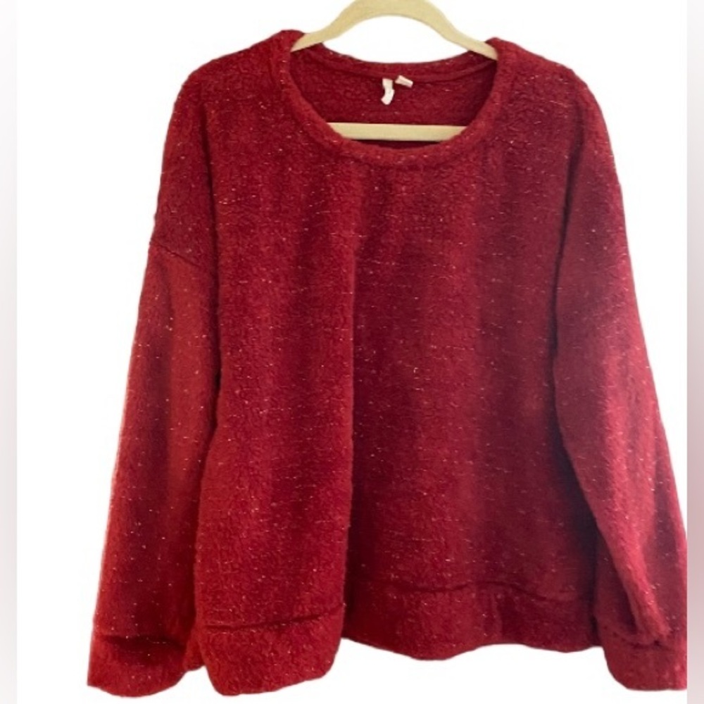 Active Soft and Fluffy with silver Sparkly accents Ruby Red Sweater.‎  Size XL